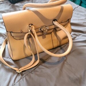 Elegant Tan Leather Handbag